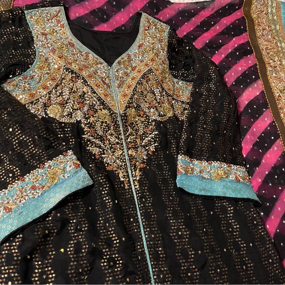 Pakistani Black Gold Pink and Blue Shalwar Kameez - Picture 7 of 15
